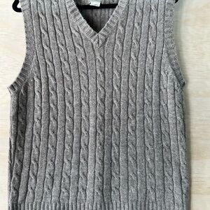L.L. Bean Cable-Knit V-Neck Sweater Vest in Heather Gray